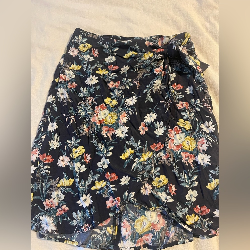 Loft Floral Faux Wrap Skirt with Tie - EUC